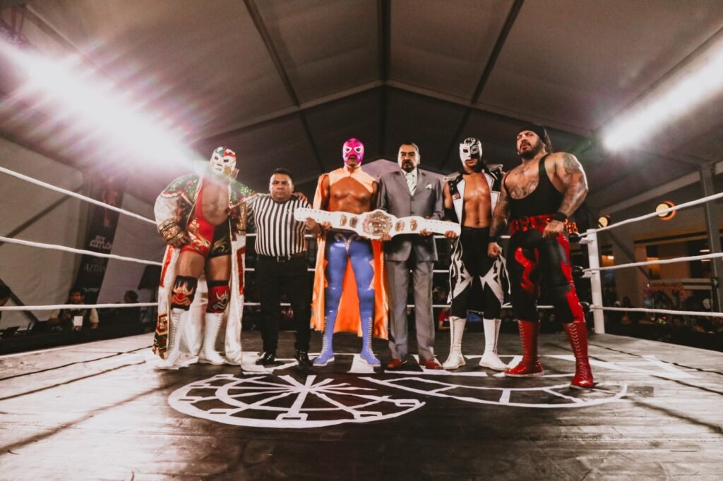 Exitoso debut de Lucha Libre Elite en Aztlán Parque Urbano
